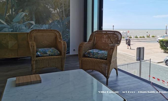 Quartier du Casino House | Maison VUE MER 200m2 , Art Deco , Entier. Rénovée , 8/10 Personnes