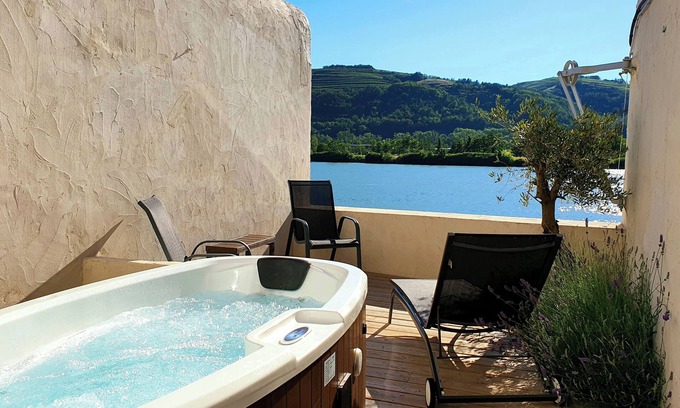 Saint-Vallier House | Maison Vue Rhône Jacuzzi