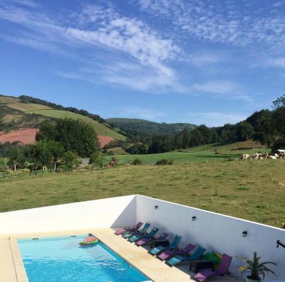 Saint-Jean-le-Vieux Bed & Breakfast | Maison Zubiatia - 3km Compostelle