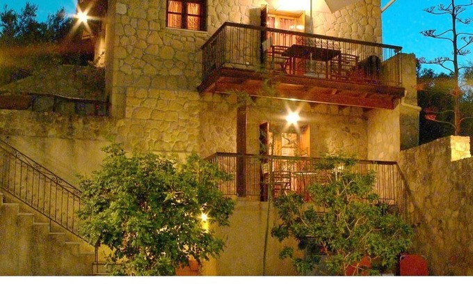 Kria Vrisi House | Maisonette Camelia, Chania, Crete