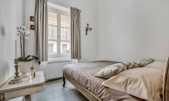Notre-Dame Apartment | Maisonette-charming apartment near the Castle
