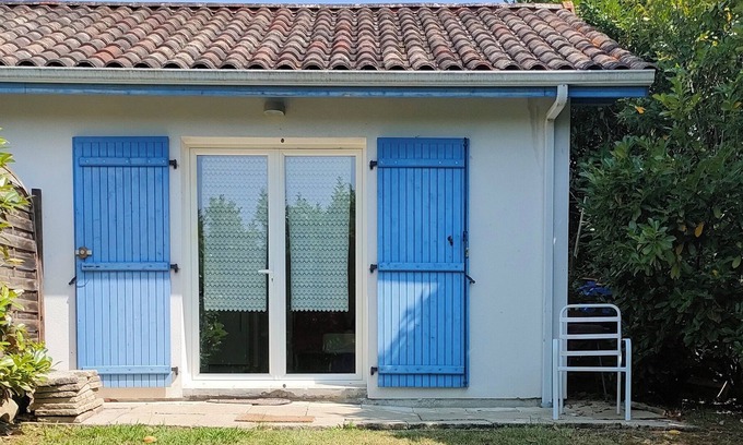 Escos Cottage | Maisonette n ° 3 garden level Border Basque country Béarn. River bath