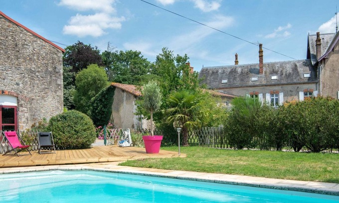Clesse House | Majestic Holiday Home in Clesse with Garden