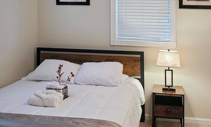 Hybla Valley House | Majestic Private Room.