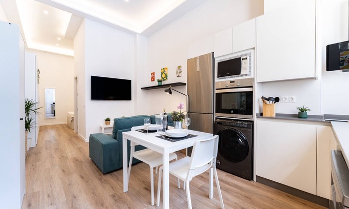 Cruz de Humilladero Apartment | MalagaSuite Trendy & Cozy Apartment