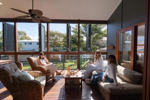 Dicky Beach House | Malakai Beach House