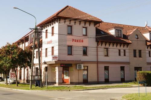 Kiskunfelegyhaza Bed & Breakfast | Malom Panzió