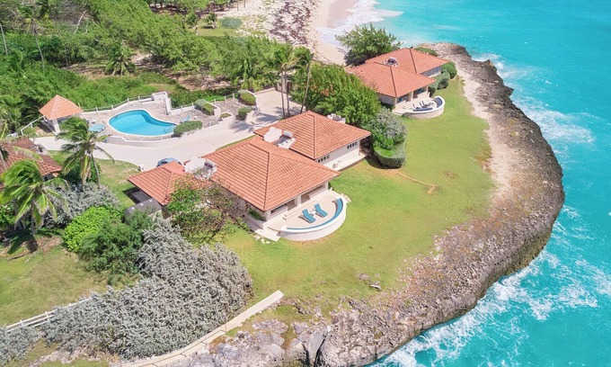 Long Bay Villa | Maltese Falcon Villa 4bd by ZenBreak