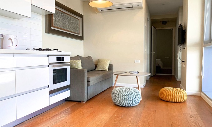 Jerusalem City Centre Apartment | MAMAD Chic 1BR in City Center by FeelHome