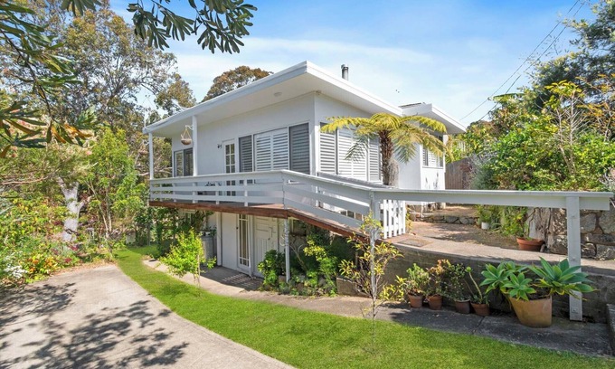 Eurobodalla Shire Council House | Manaia - A little bach near the beach
