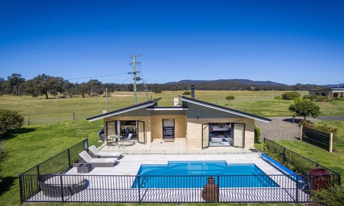 Congewai House | 'MANDALAY VILLA 2', TOP NOTCH