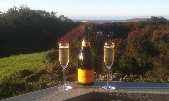 Bodega Bay House | Mandolin Wind - Private retreat with filtered ocean view and hot tub