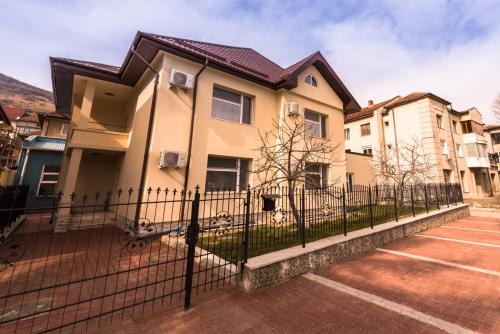 Orsova House | MANEA ORSOVA Faleza Dunarii