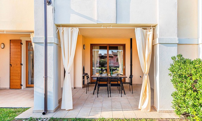 Solarolo Apartment | Manerba Resort C2 by Wonderful Italy