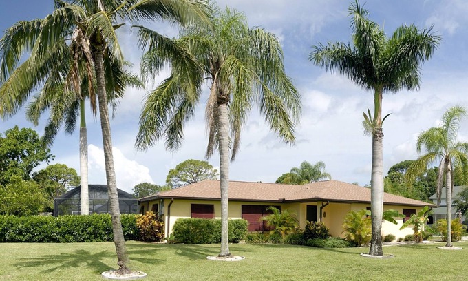 Bonita Springs House | Mango Bungalow -Tropical Paradise private pool, beach, shopping, dining awaits