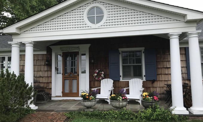 Port Washington House | Manhasset Bay. Easy commute to NYC Quiet setting Recent Cancellation opportunity