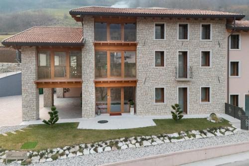 Lusiana Bed & Breakfast | ManicriS