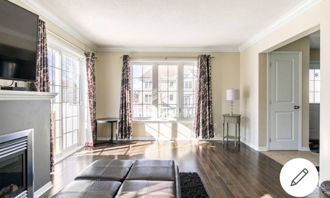 Ottawa Division House | Mannys Place