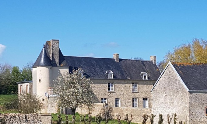 Audouville-la-Hubert Bed & Breakfast | Manoir de Pierreville