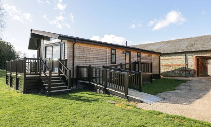 Bowerchalke Cottage | MANOR FARM LODGE, family friendly, with a garden in Bowerchalke