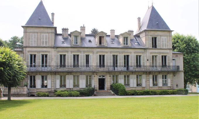 Cuise-la-Motte House | Manor house and 3ha park crossed by a river
