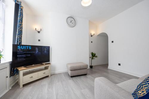 Accrington House | Manor Terrace Retreat