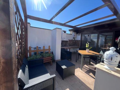 Capri Leone Apartment | Mansarda in centro