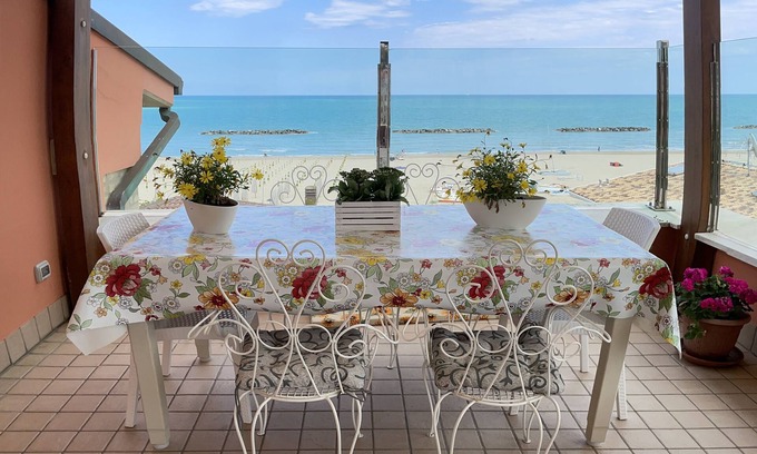 Porto San Giorgio Apartment | Mansarda La Pinetina è il posto perfetto per una vacanza al mare