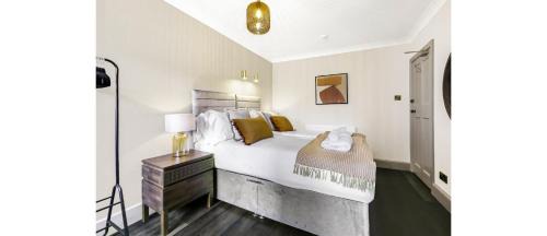 Bournemouth City Centre Villa | Mansion by the Sea, 12BR/12BA, Perfect for Events