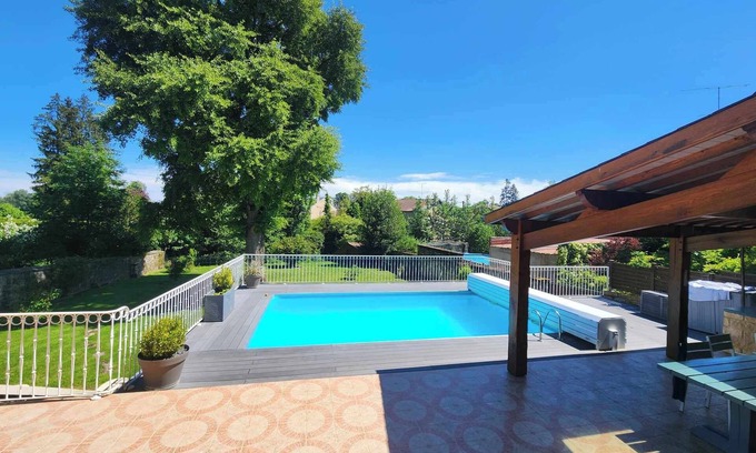 Grandpre House | Mansion in the countryside with swimming pool and gym, 1 hour from Reims!