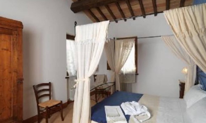 Loreto House | Mansion - TODIHouse with character Panoramic views over the Tiber valley and TODI