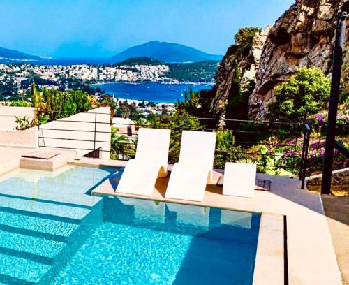 Dagbelen Villa | Mansion with sea and rocks view, housekeeper, breakfast