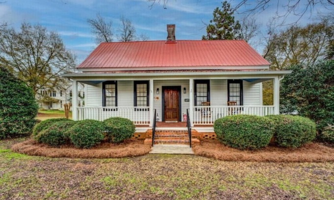 Monticello House | Maple Cottage Circa 1866 Beautyn