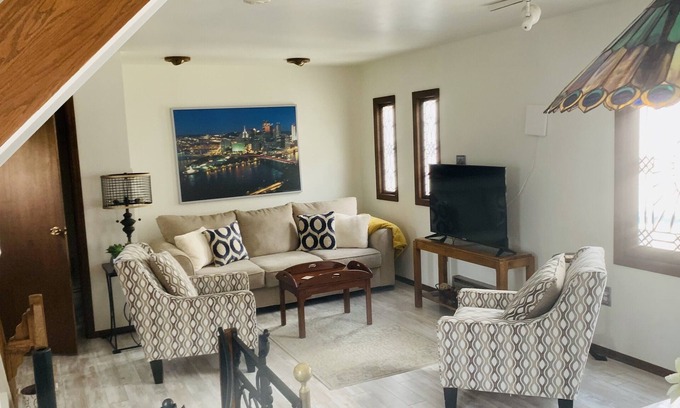 Mount Washington Cottage | Maple Terrace -Mt Washington -15 steps to Grandview Ave. and the amazing views!