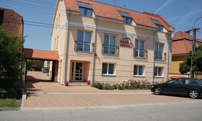 Sarvar Apartment | Mara Apartman
