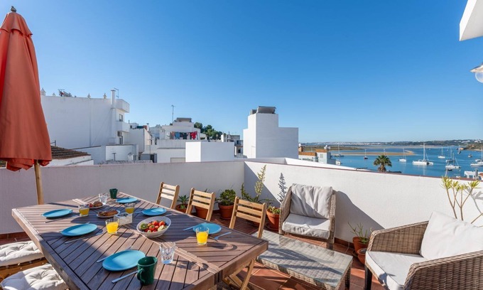 Alvor Apartment | Maravilhoso Duplex T3 com Terraço by LovelyStay