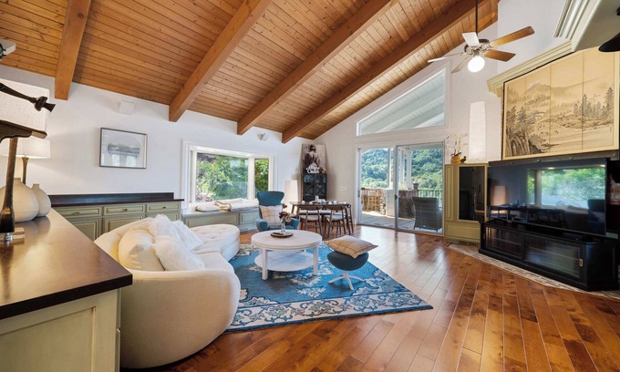 Moraga House | @ Marbella Lane - 3BR Charming Hillside Retreat