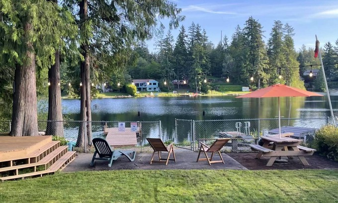 Maple Heights-Lake Desire Cottage | @ Marbella Lane - Hidden Gem on Scenic Shady Lake