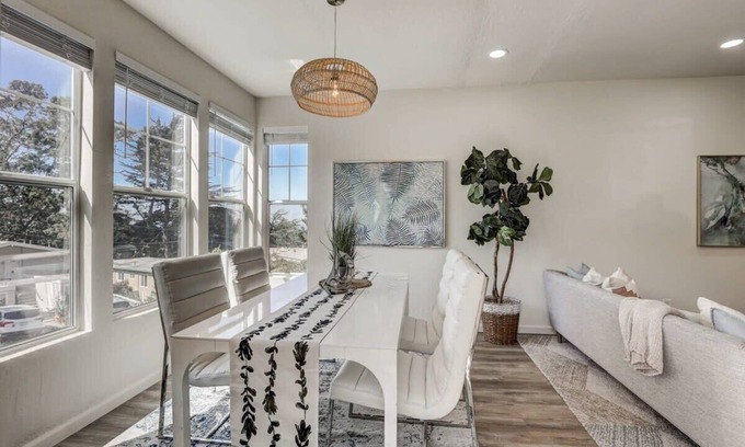 Edgemar - Pacific Manor House | @ Marbella Lane - Modern 3BR Home w/Ocean Views