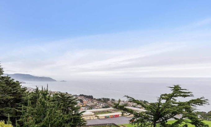 Edgemar - Pacific Manor House | @ Marbella Lane - Top Coastline Views | Ldry + P