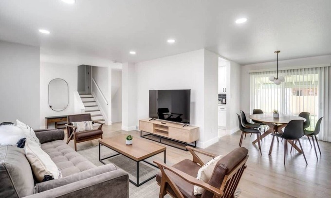 Northwest Arvada House | @ Marbella - Modern 4-BR Retreat Chef's Kitchen