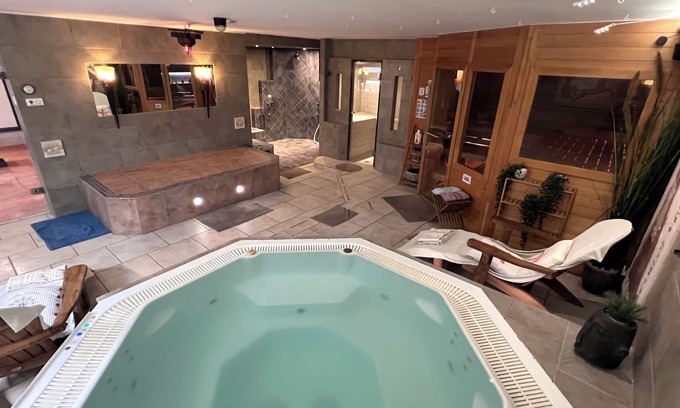 Erkrath Apartment | Marcel Bruckmann's spa