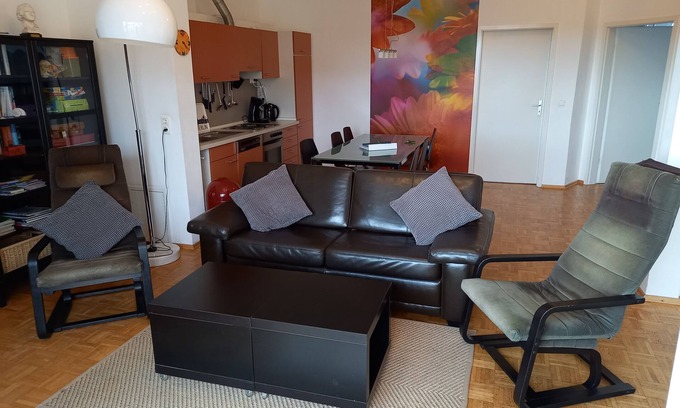 Moabit Apartment | March special 70 €/Holiday home, 78 m², 2 bedrooms, lodging for 6, 1 bathroom