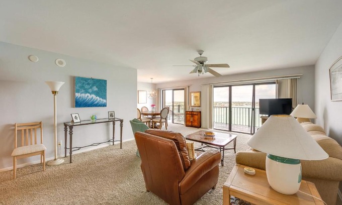Marco Island Apartment | Marco Island Condo with Ocean Views and Resort Perks!