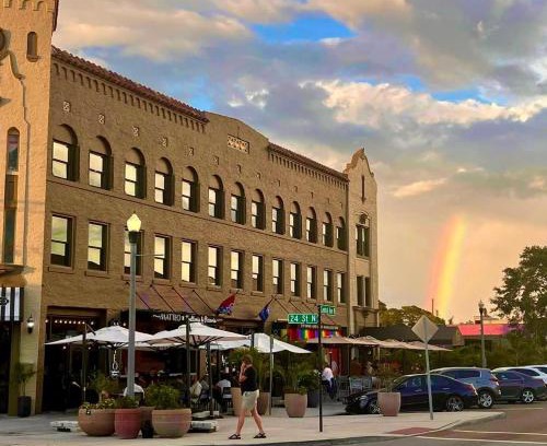 Kenwood Hotel | Mari Jean Hotel - All Adults Welcome