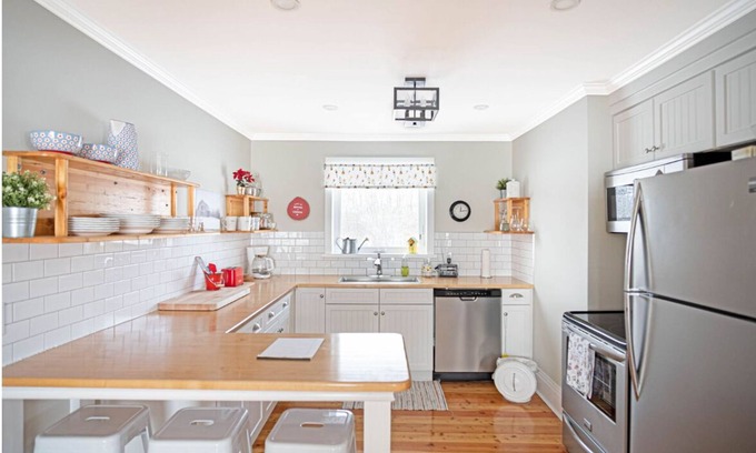 Niverville House | Marigold Cottage, a stunning prairie getaway in the beautiful Red River Valley.