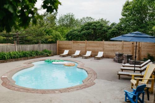 Wellington House | Marina and Main - In Ground Pool and Games Room