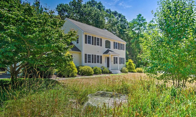 Marion House | Marion Home w/Private Deck < 1 Mi From Beach