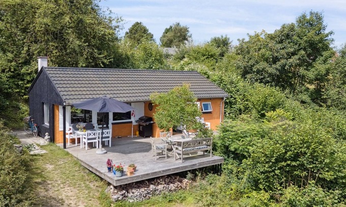 Knebel House | "Marjanne" - 800m from the sea by Interhome