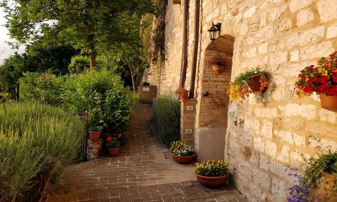 Spello Apartment | Mark Anthony - Hilltop Medieval Escape with Panoramic View